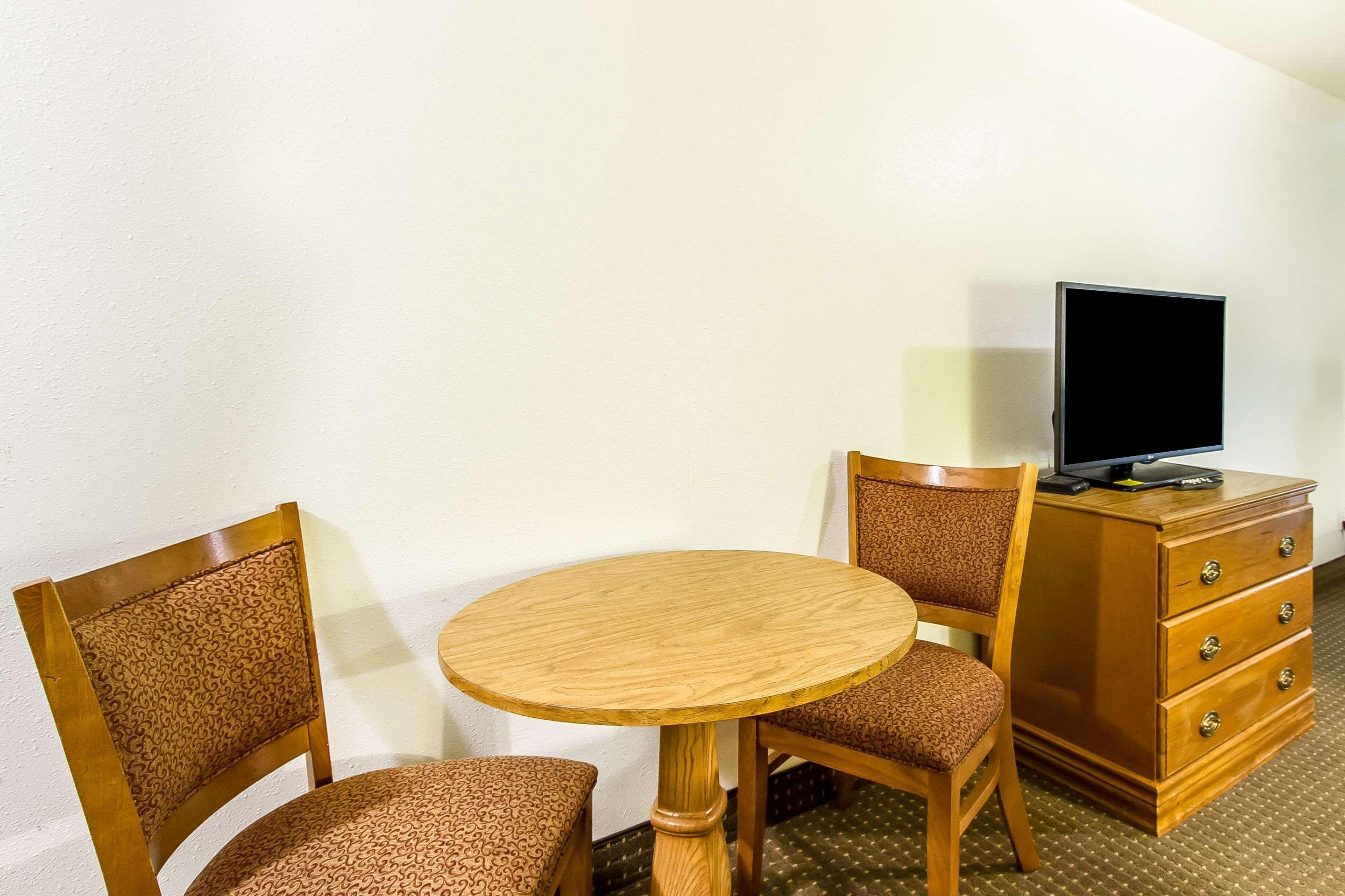 Econo Lodge & Suites Pekin المظهر الخارجي الصورة