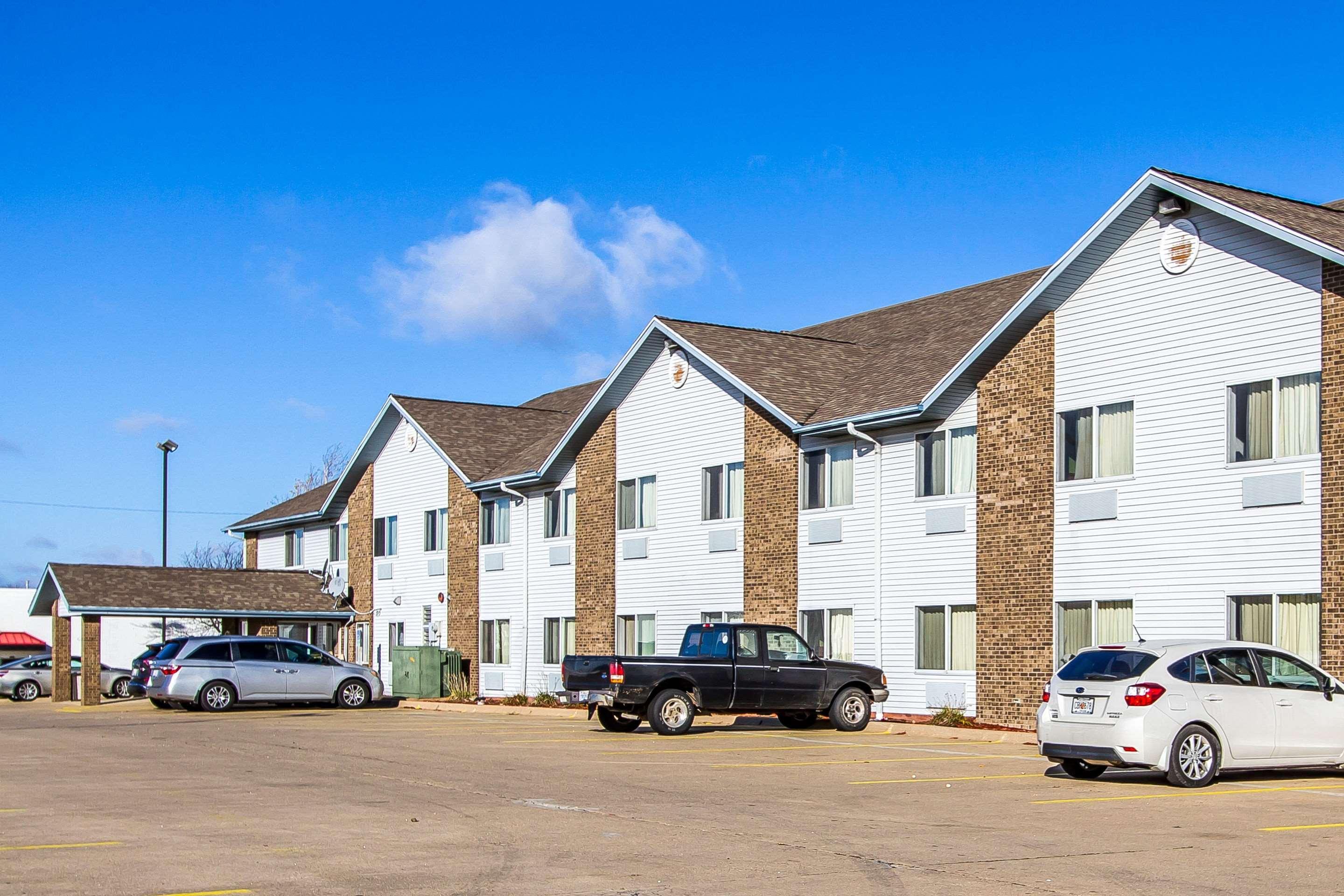 Econo Lodge & Suites Pekin المظهر الخارجي الصورة