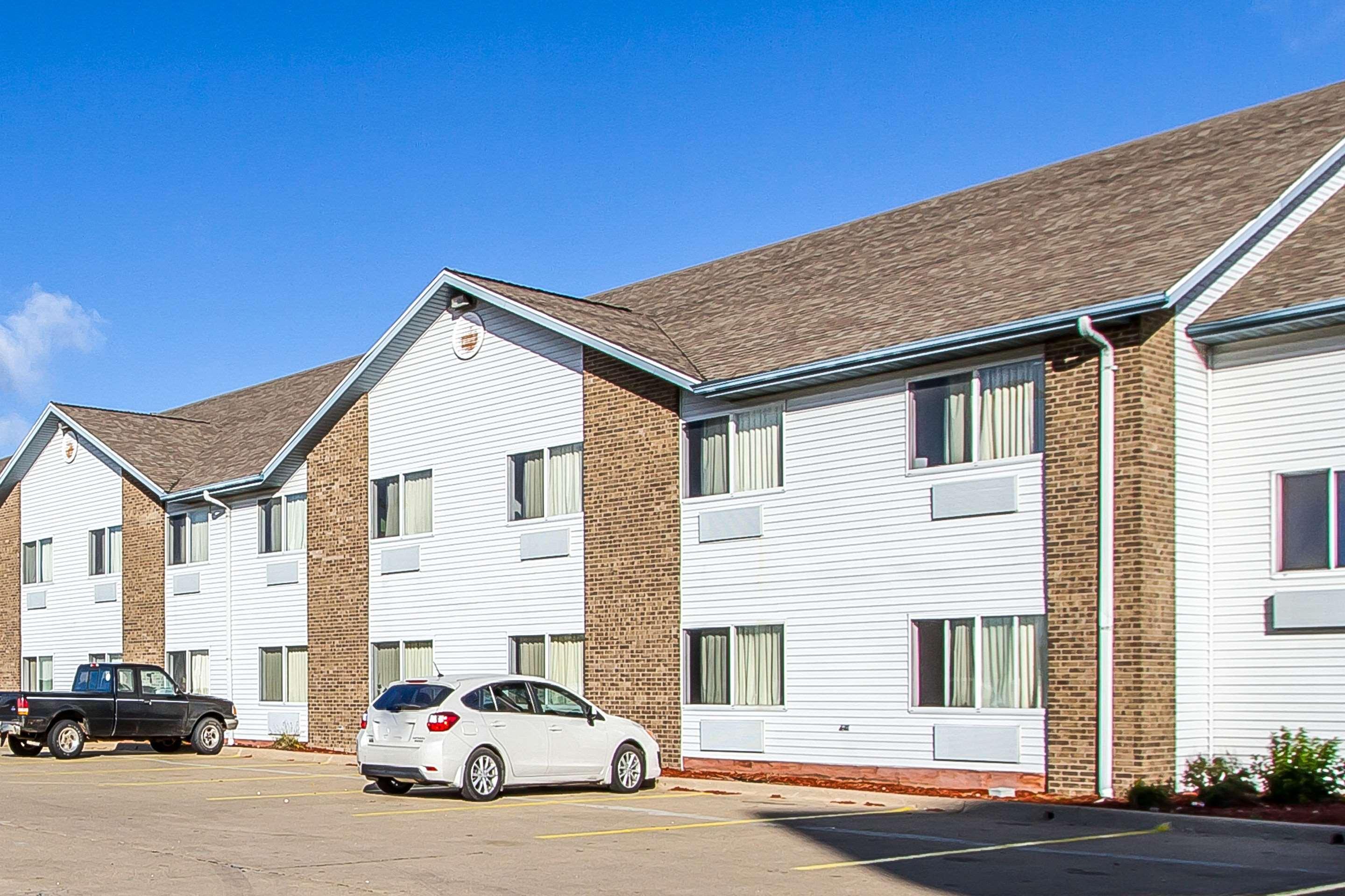 Econo Lodge & Suites Pekin المظهر الخارجي الصورة