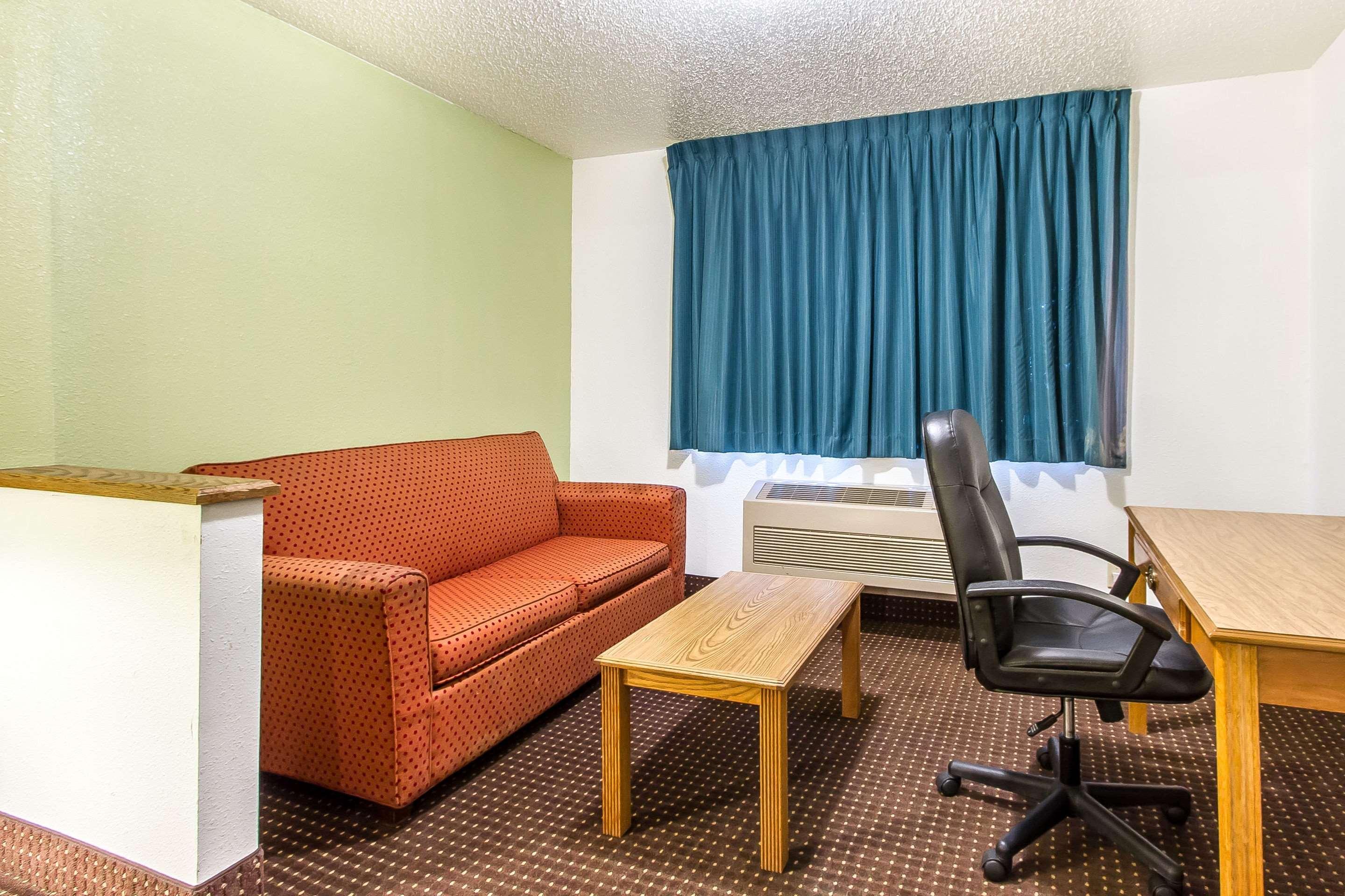 Econo Lodge & Suites Pekin المظهر الخارجي الصورة