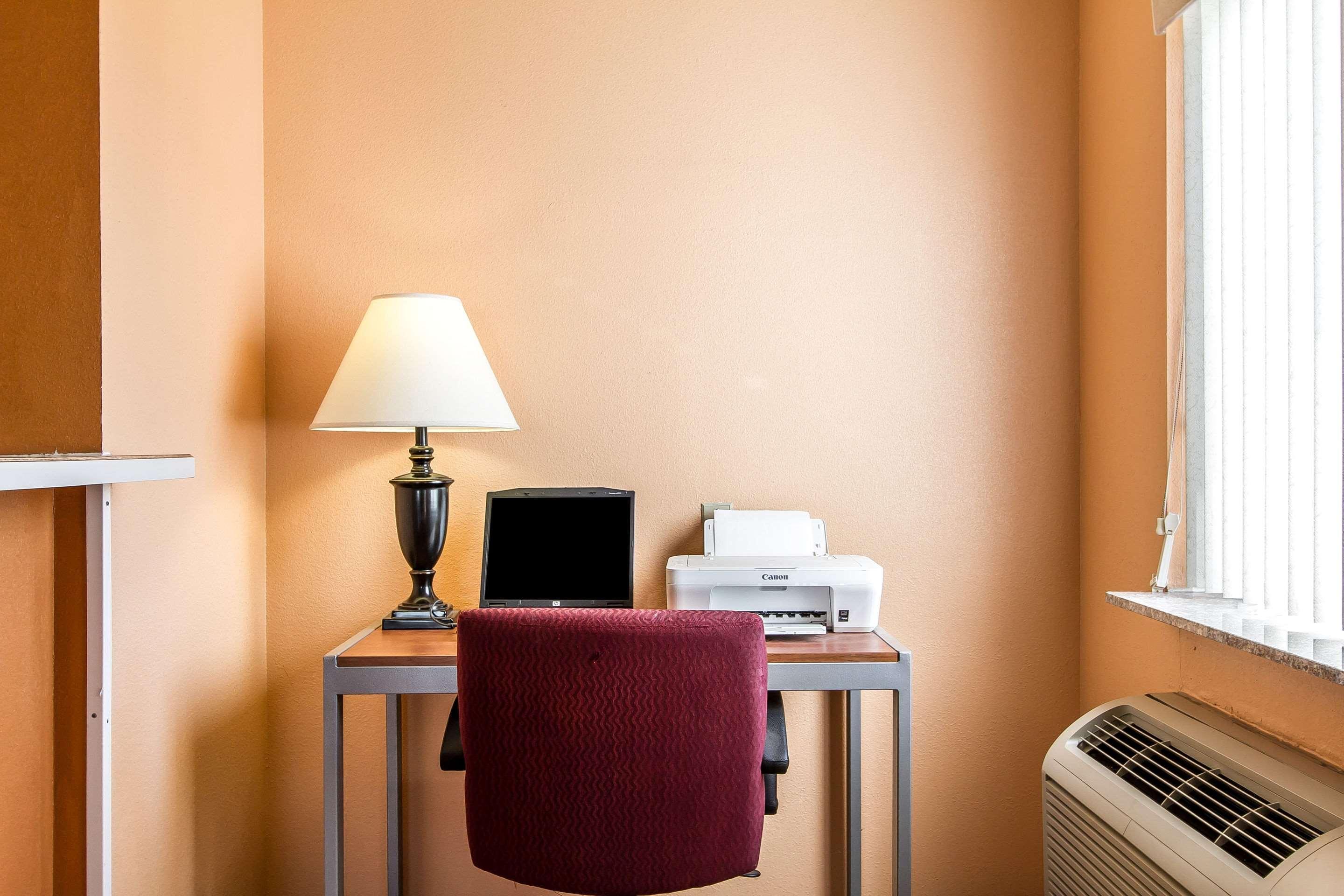 Econo Lodge & Suites Pekin المظهر الخارجي الصورة
