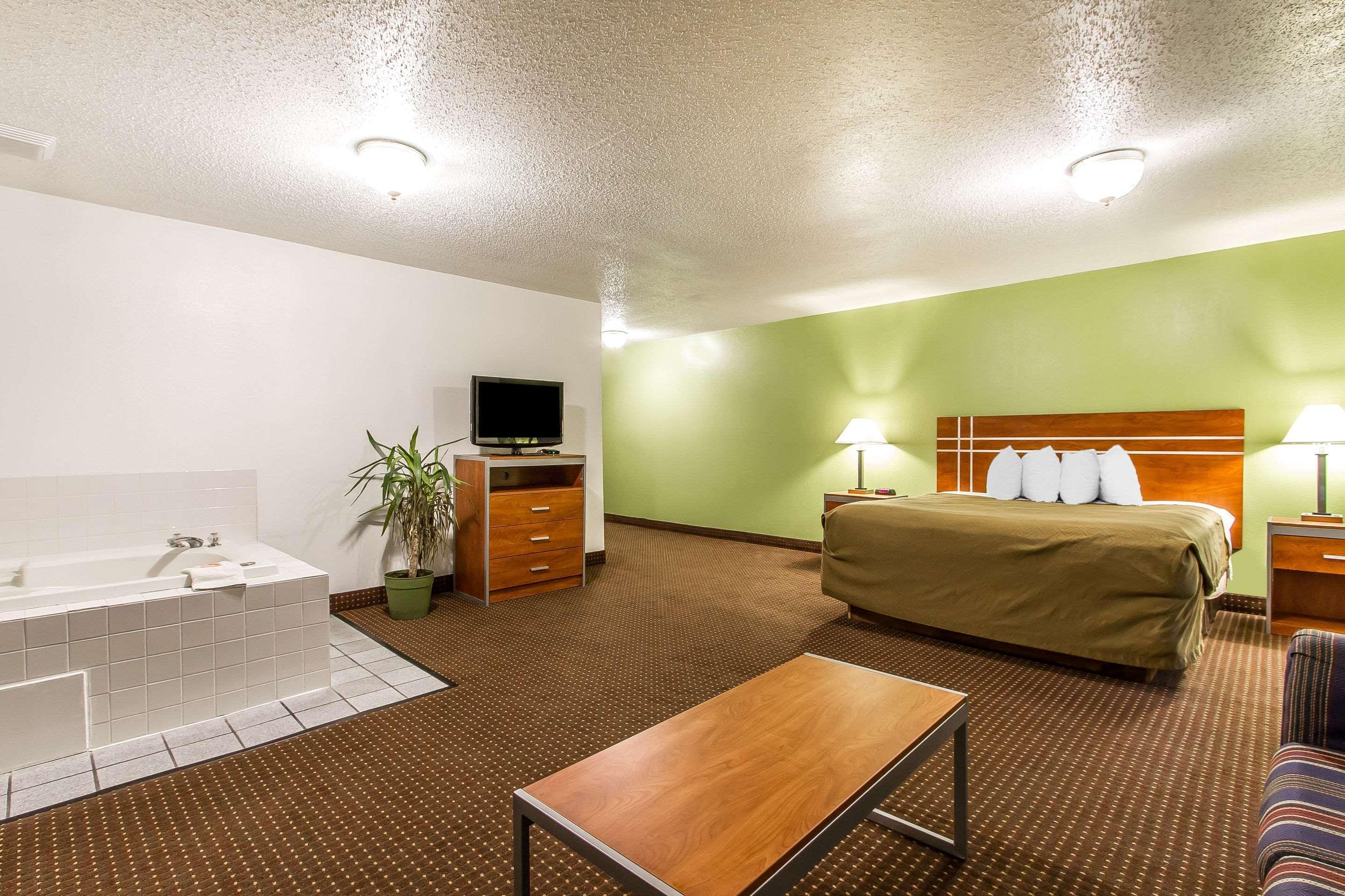 Econo Lodge & Suites Pekin المظهر الخارجي الصورة