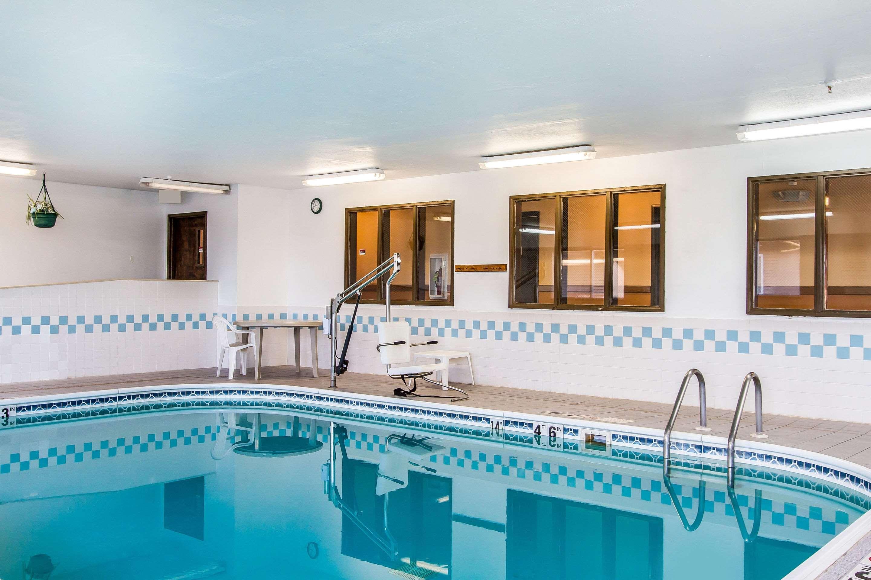 Econo Lodge & Suites Pekin المظهر الخارجي الصورة