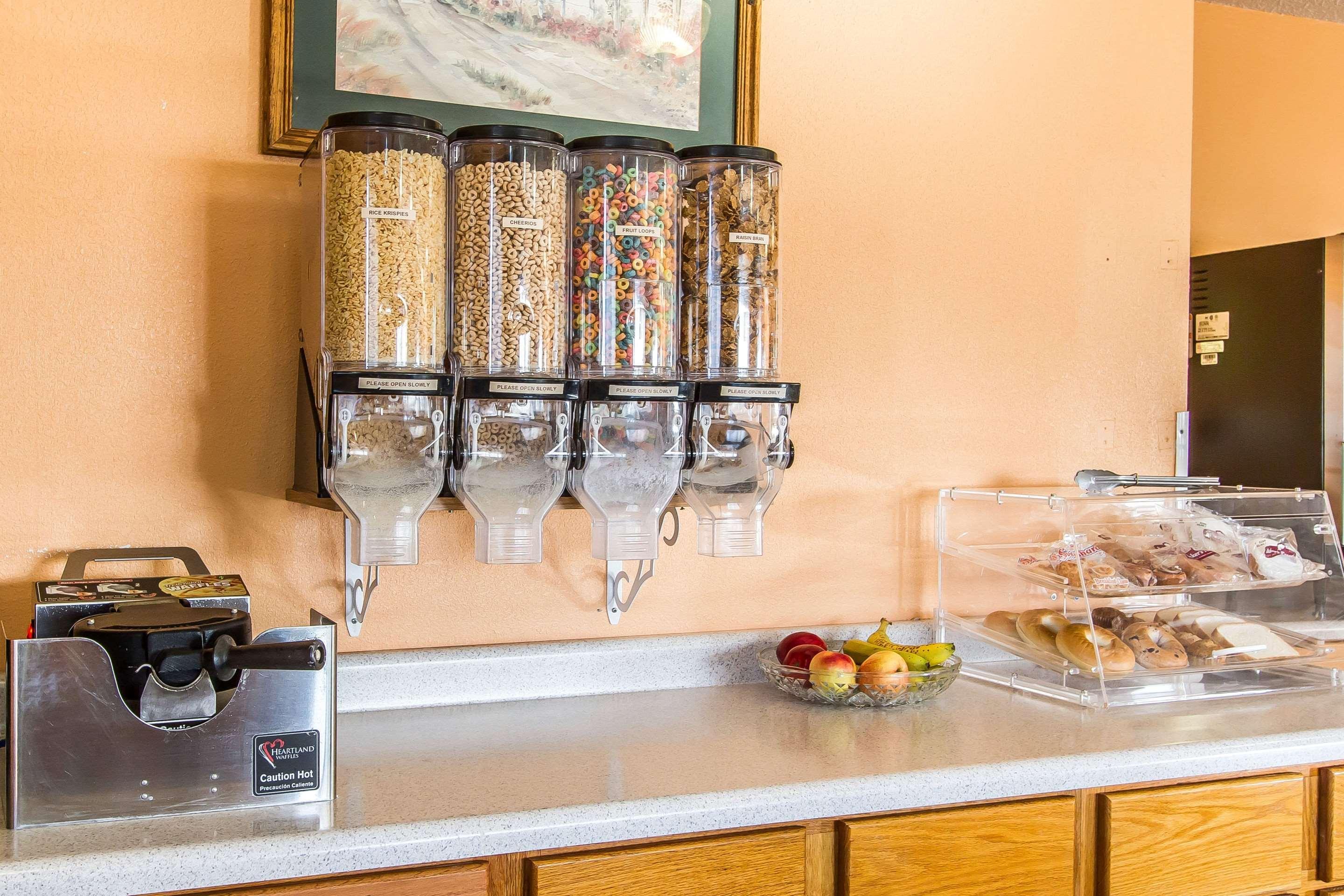 Econo Lodge & Suites Pekin المظهر الخارجي الصورة