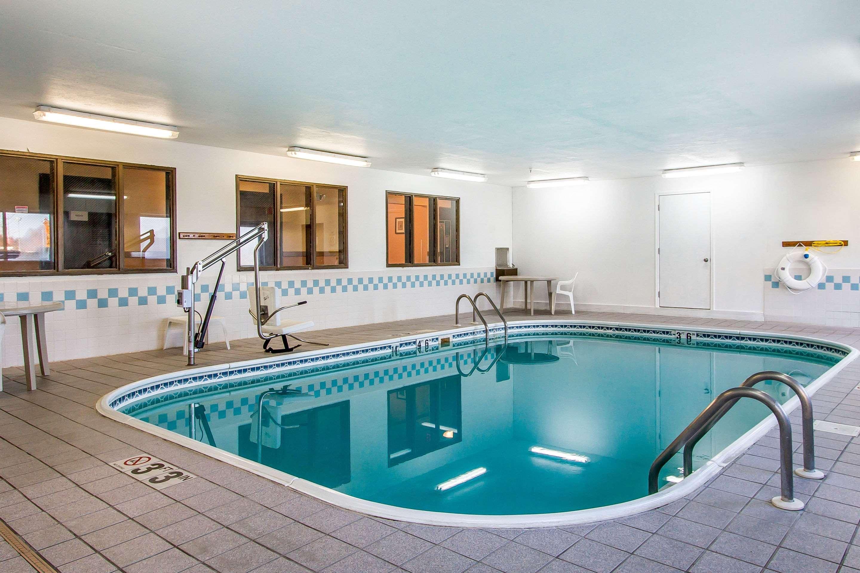 Econo Lodge & Suites Pekin المظهر الخارجي الصورة